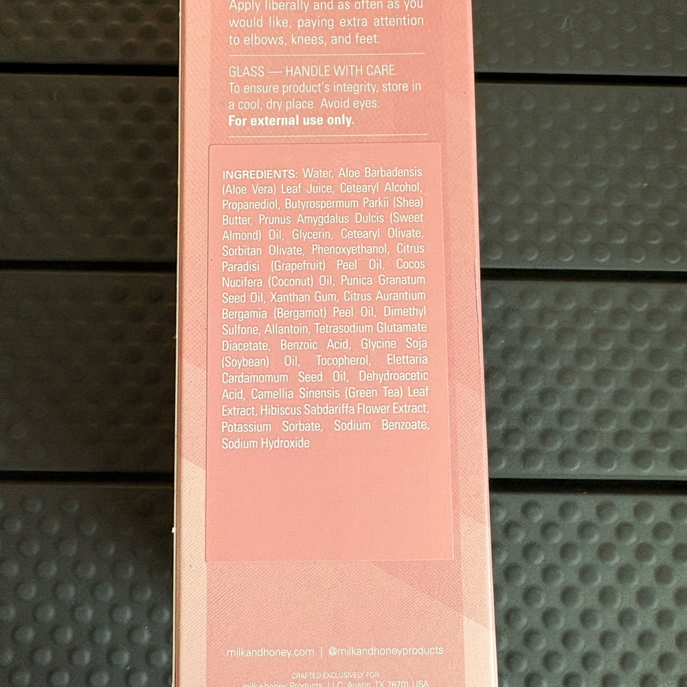 Milk + Honey No.16 Pink Grapefruit, Bergamot, Cardamom Body Cream - NWT - Picture 5 of 7